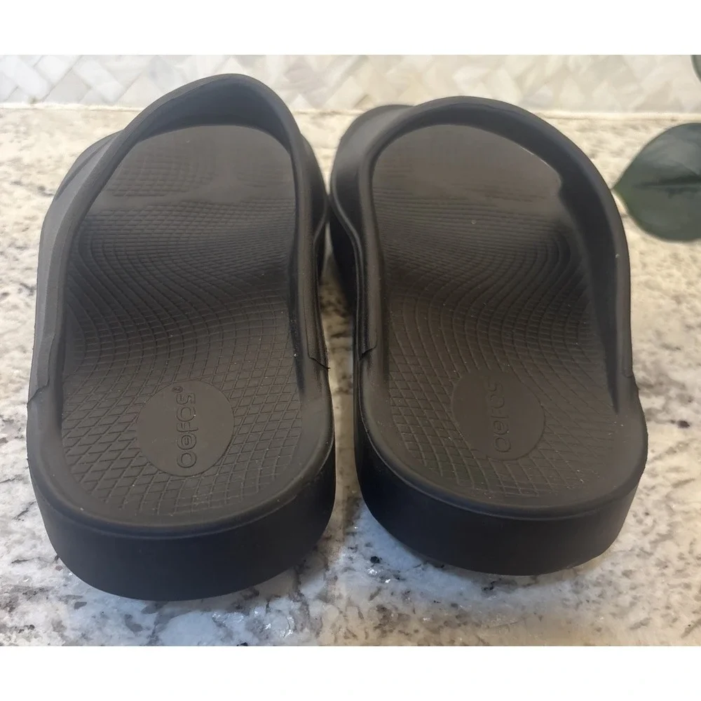 OOFOS comfortable men